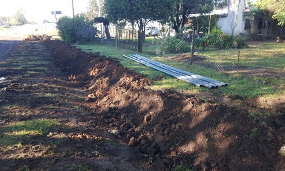 Extienden la red de agua potable en Urquiza