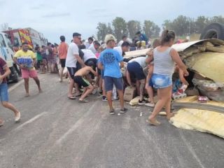 Tragedia y barbarie en la Autopista: Muerte y saqueo en un accidente fatal