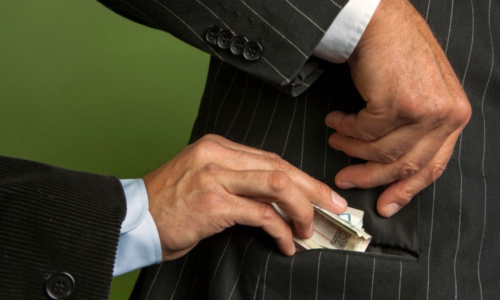 Exdirectivos de AFIP condenados por pedir dádivas