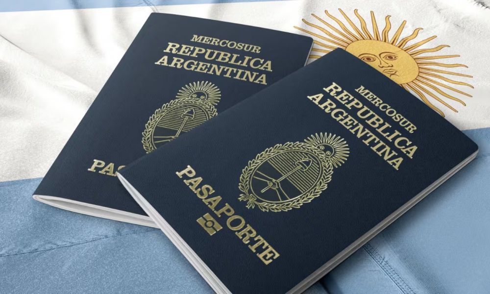 Escándalo por fallas en miles de pasaportes argentinos