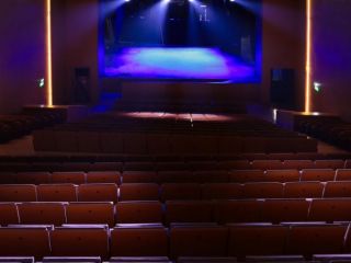 Mora Godoy, artistas locales y visitas guiadas: Así será la inauguración del Teatro San Martín