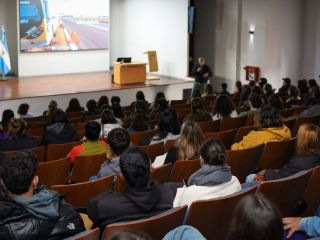 Aprender a manejar con conciencia: Más de 130 jóvenes se formaron para obtener su primera licencia