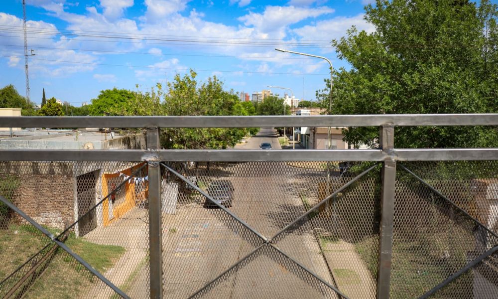Reacondicionan puentes en la ciudad