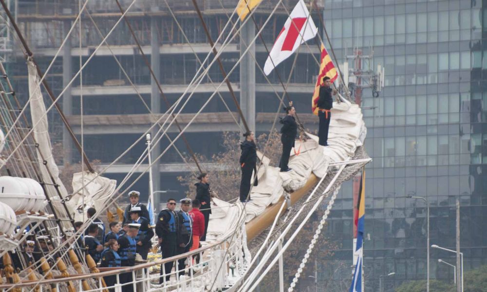 La fragata ARA «Libertad» surca los mares en su 53º Viaje