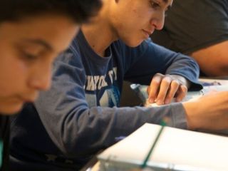 Alarmante retroceso educativo: Ms de la mitad de estudiantes bajo el nivel bsico en prueba PISA 2022