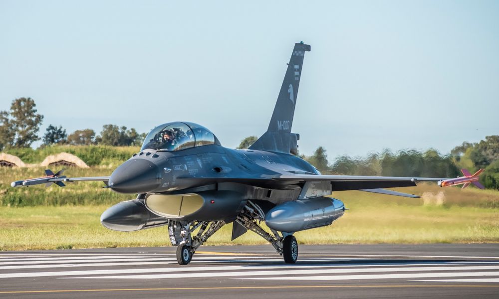 La Fuerza Aérea Argentina inicia los vuelos con F-16