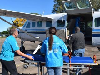Un puente areo por la vida: Otro vuelo sanitario desde Pergamino