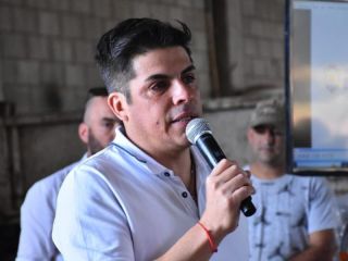 Entre lágrimas, un intendente cordobés expuso el impacto de los despidos: «No duermo, no como, estoy desesperado»