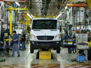 Mercedes-Benz deja su fbrica en Argentina: Qu pasar con los trabajadores?
