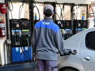 YPF baja las naftas y ajusta el gasoil