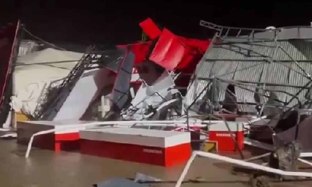 Feroz tormenta reduce a escombros la ExpoAgro