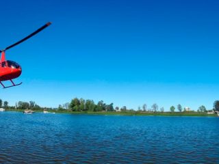 Tragedia en el cielo de Ramallo: Muerte y caos tras la caída de un helicóptero en el Río Paraná