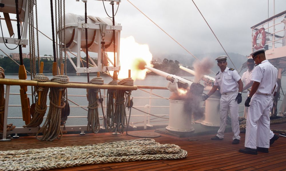 La Fragata Libertad llegó a Ferrol