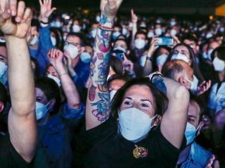 Habilitan eventos masivos de hasta 1.000 personas en la provincia de Buenos Aires