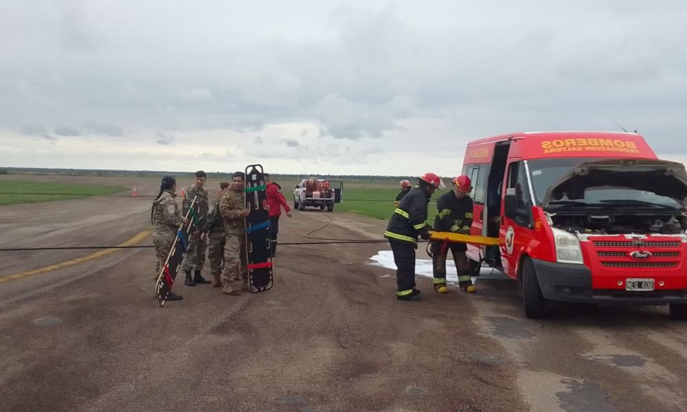 Simularon accidentes aéreos en Rosario y Tartagal