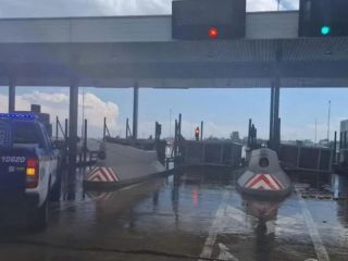 Temporal fatal en Córdoba: Un trabajador de peaje murió al volcar una cabina por el fuerte viento