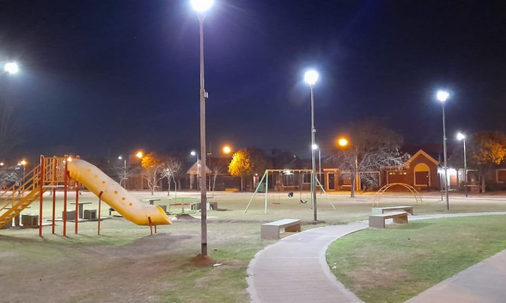 Luces LED en la Plaza del Barrio Champagnat