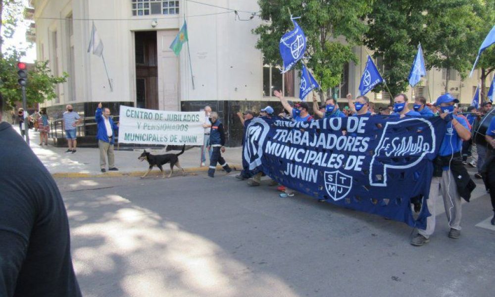 Trabajadores municipales de Junín