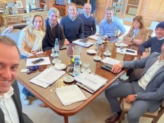 Foto de unidad en el Gobierno: Milei reunió a su mesa política tras la fuerte interna libertaria
