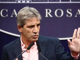 El Banco Central reaparece con fuerza para contener al dlar oficial bajo los $1.300
