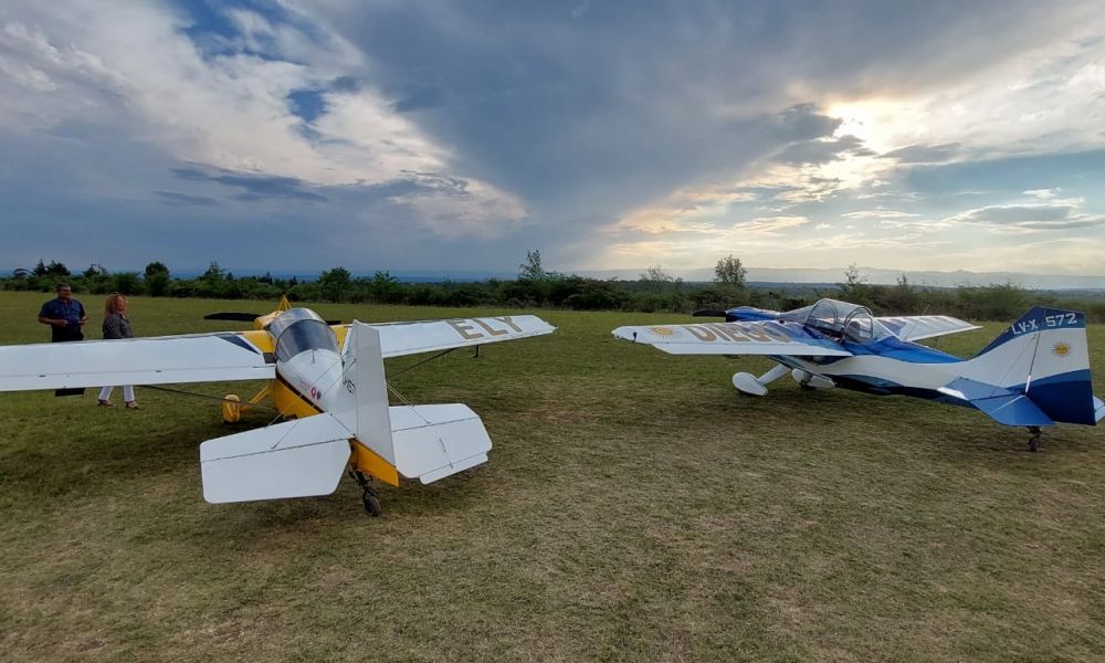 Se estrella un avión que hacia acrobacias