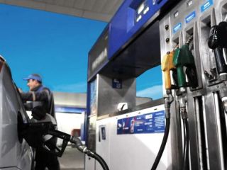 YPF aumenta 4,5% el precio de los combustibles