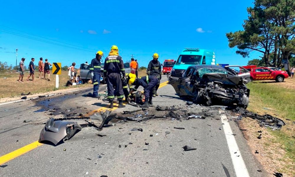 Dos argentinas murieron en un choque frontal en Uruguay