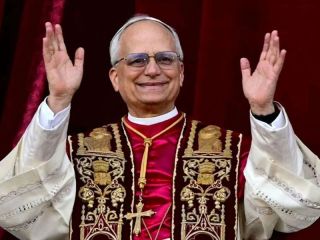 El papa León XIV suspendió su viaje a Asís para completar la recuperación tras una cirugía