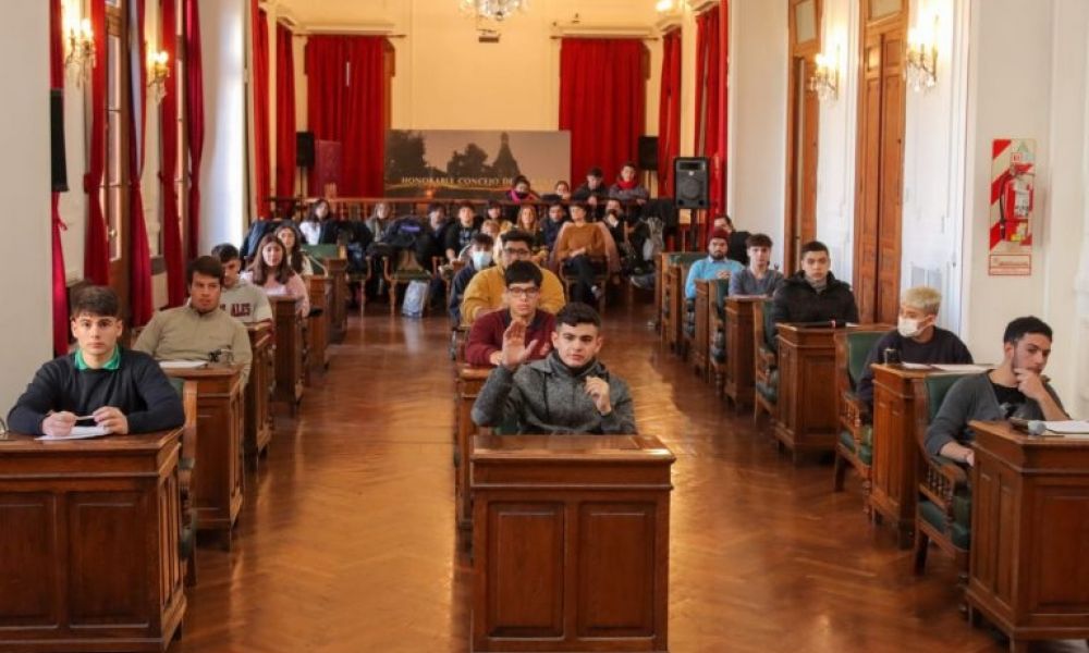 Primera sesión ordinaria del Parlamento Estudiantil