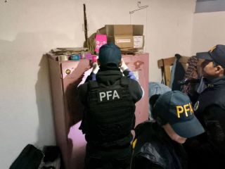Allanamiento en Pergamino: Cibercrimen y la Policía Federal secuestraron celulares y computadoras