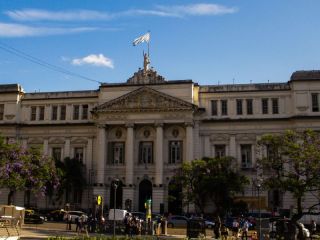 Una estafa millonaria sacude a la UBA: Pérdidas por más de $1.500 millones
