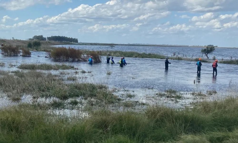 Hallaron los tres cuerpos y extrajeron la camioneta