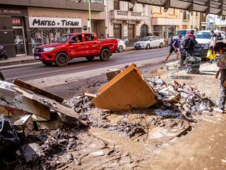 Baha Blanca sin tregua: Suspenden clases y transporte por alerta de tormenta