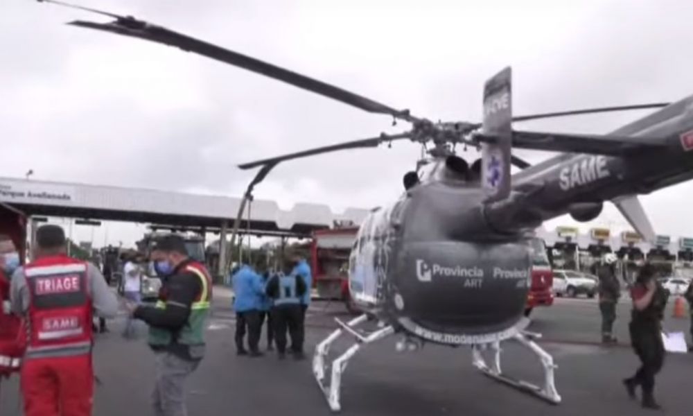 Un camión chocó a un helicóptero del SAME