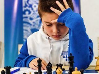 Imparable en ajedrez: Tomás Casquero sumó otro triunfo y lidera el Prix del Centro