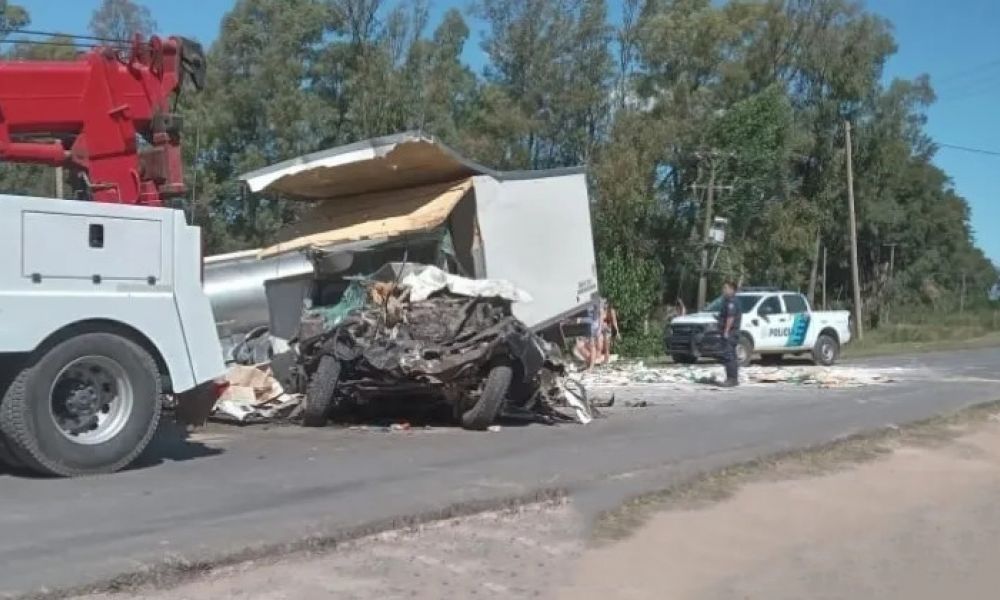 Choque de camiones en Baradero