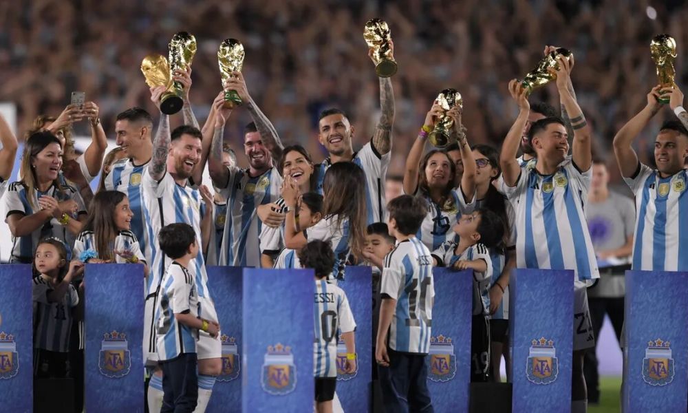 Messi: Disfrutemos de la tercera estrella