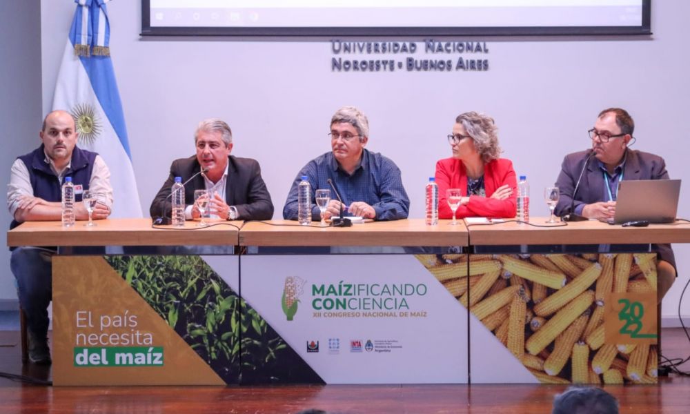 Martínez en la apertura del XII Congreso Nacional de Maíz