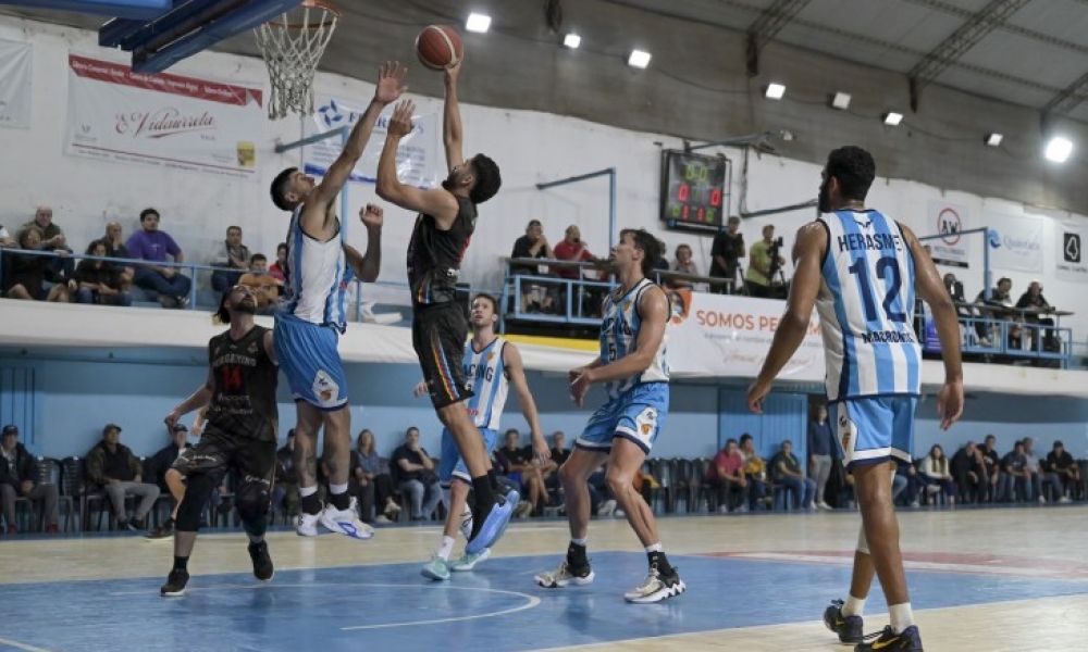 Pergamino Básquet resiste y fuerza un cuarto partido