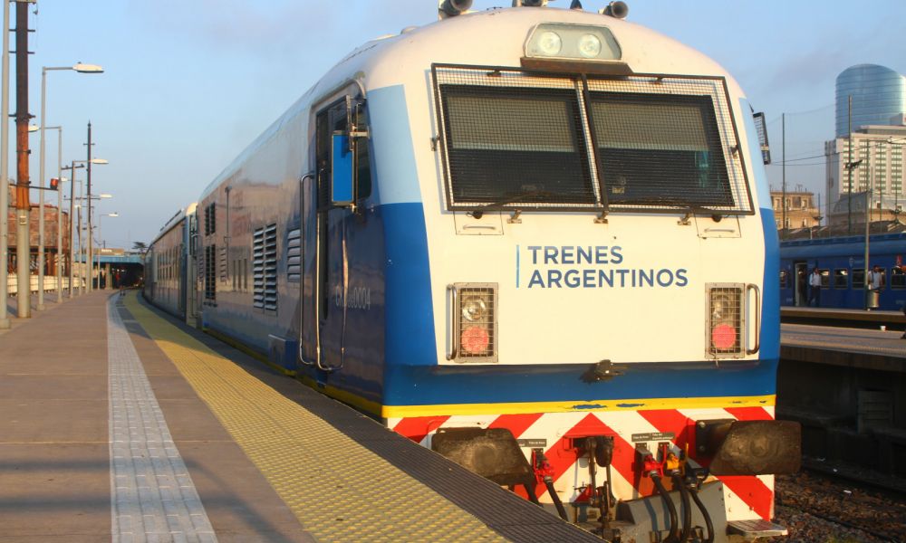 Regreso del tren Buenos Aires-Junín a Retiro