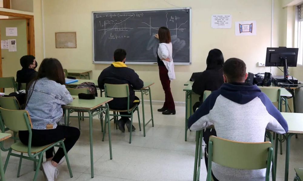El lunes habrá clases normalmente