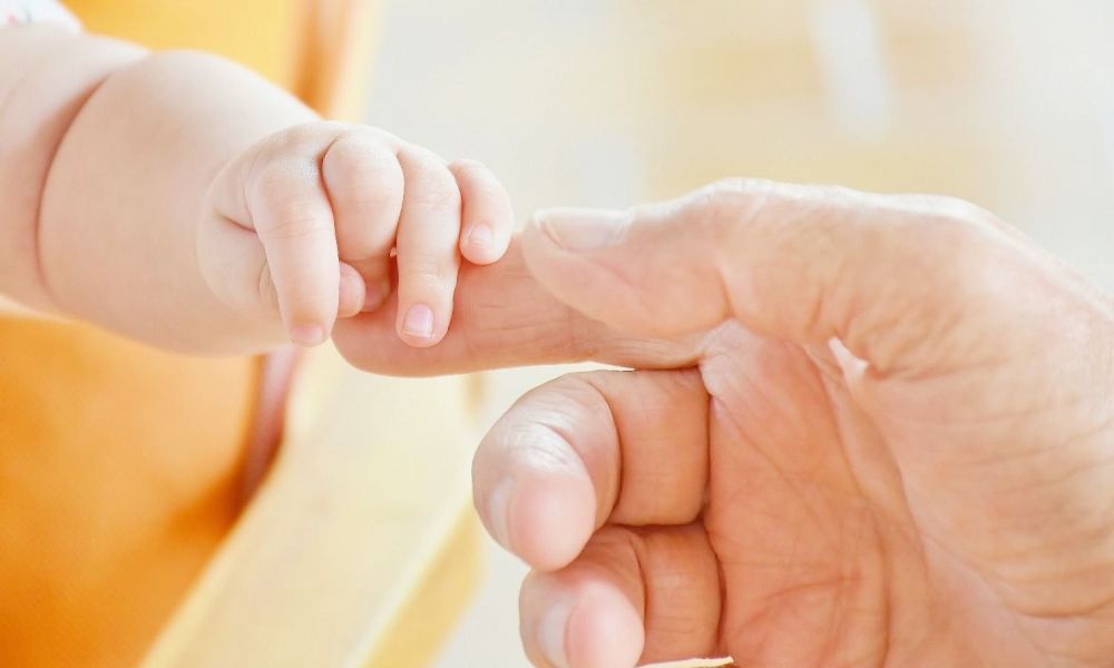 Padres separados no cumple con la obligación alimentaria