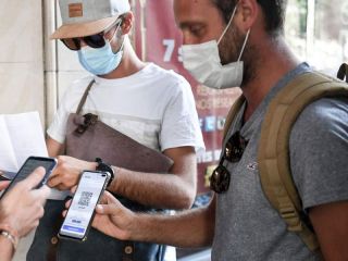 Revocan medida cautelar contra el pase sanitario en provincia de Buenos Aires