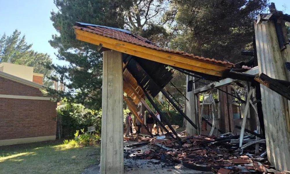 Pehuén-Có se une para reconstruir su capilla