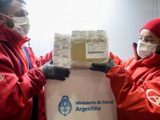 Argentina sigue donando vacunas Astrazeneca, ahora lo hace con Filipinas