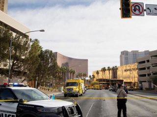Explosin de un Tesla frente al hotel Trump en Las Vegas deja un muerto y siete heridos