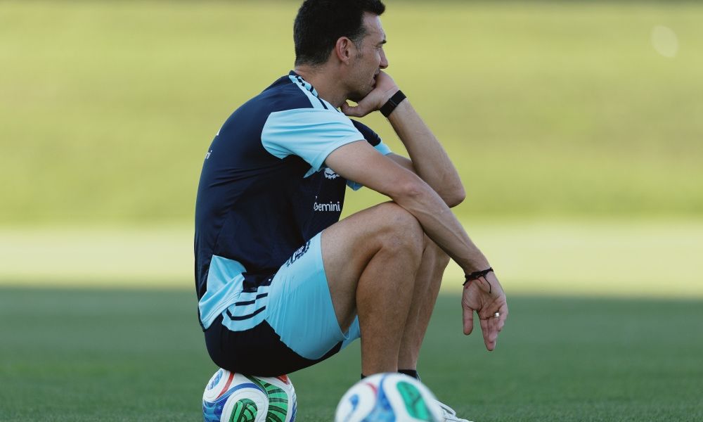 Scaloni empieza a definir el equipo para enfrentar a Suiza