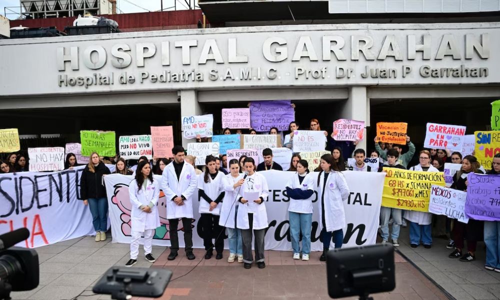 Residentes rechazan la oferta salarial y profundizan el paro