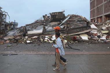 272 muertos por el terremoto en Ecuador