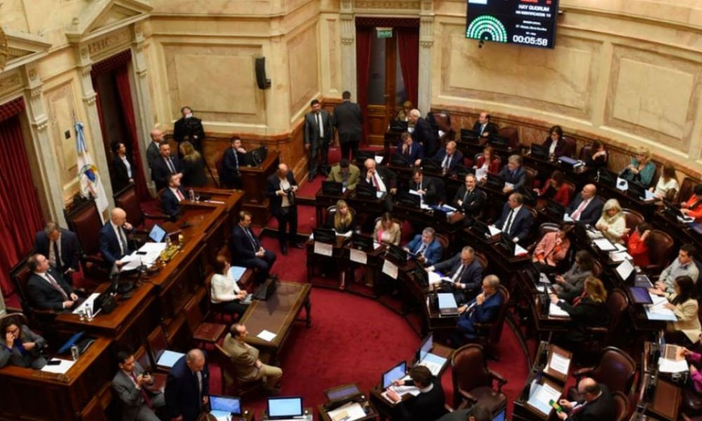 El Senado le dio un revés a Milei